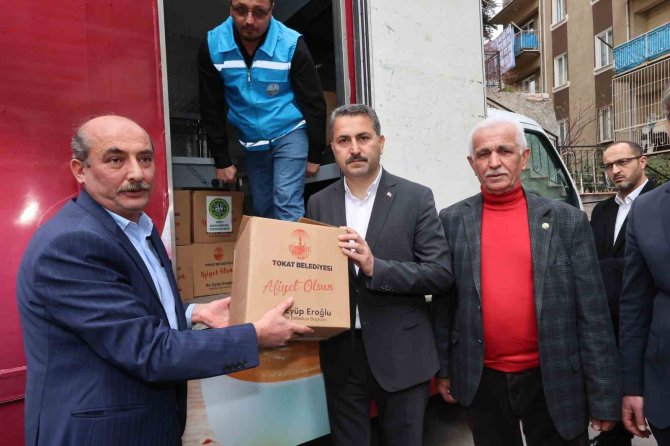 Tokatlı Besiciler Depremzedeler İçin 720 Küçükbaş, 3 Büyükbaş Hayvan Bağışladı