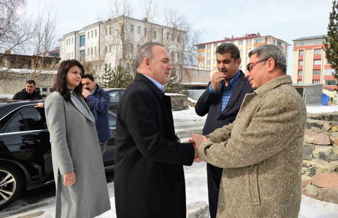 Vali Öner’den Depremzede Ailelere Ziyaret