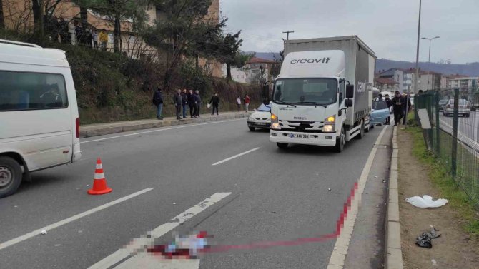 Kamyonetin Çarptığı Yaşlı Adam Ağır Yaralandı