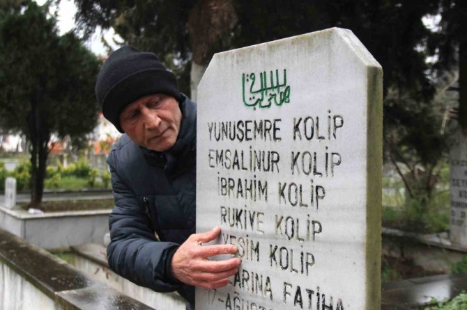 Aynı Acıyı Tam 24 Yıldır Yaşıyorlar, 11 Mezar Yan Yana