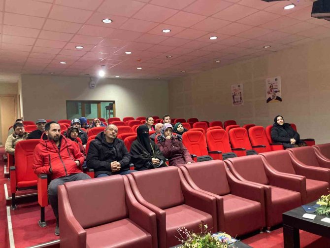 Koruyucu Aile Adaylarına Bilgilendirme Toplantısı Yapıldı