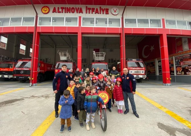 Minik İtfaiyeciler Eğlenerek Öğreniyorlar