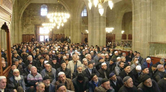 Atatürk Üniversitesinden 1001 Hatim Belgeseli