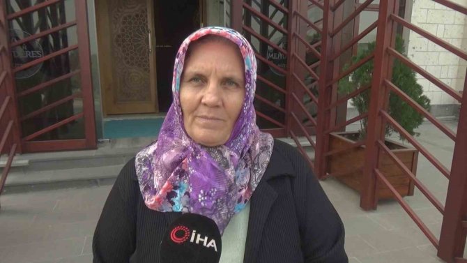 Depremzede Gülnihal Kıvrak: “Yer Yerinden Oynadı, Televizyon, Masa Zıpladı”