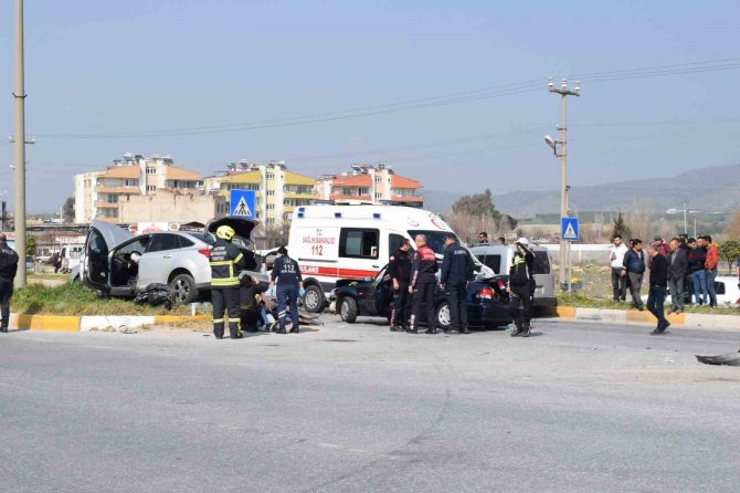 Aydın’da Zincirleme Trafik Kazası: 4 Yaralı