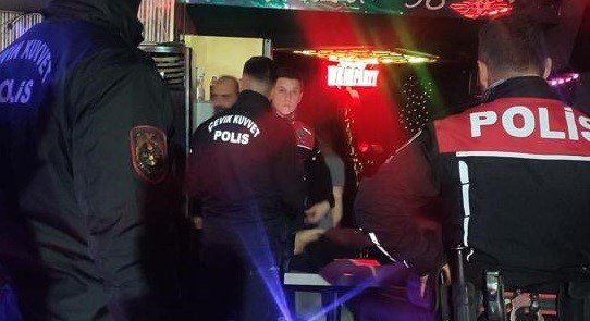 Edremit’te Polisin Genel Asayiş Uygulamasında Aranan 5 Kişi Yakalandı