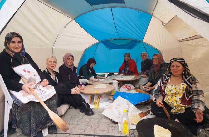 Başkan V. Subaşı Depremzedeler İçin Kurulan Hayır Çarşısını Gezdi