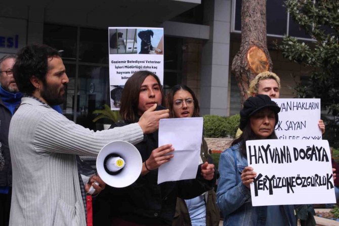 Hayvanseverlerden Gaziemir Belediyesinde Protesto
