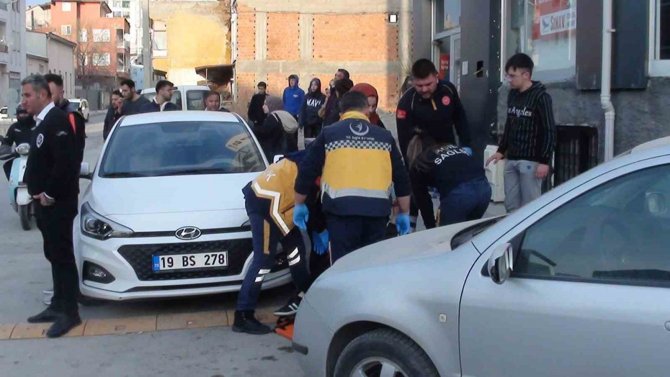 Çorum’da İki Otomobil Çarpıştı: 3 Yaralı