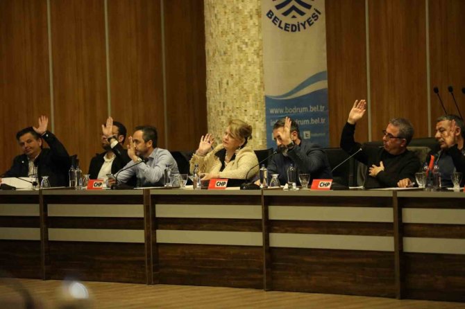 Bodrum’da Belediye Meclisi Saygı Duruşu İle Başladı