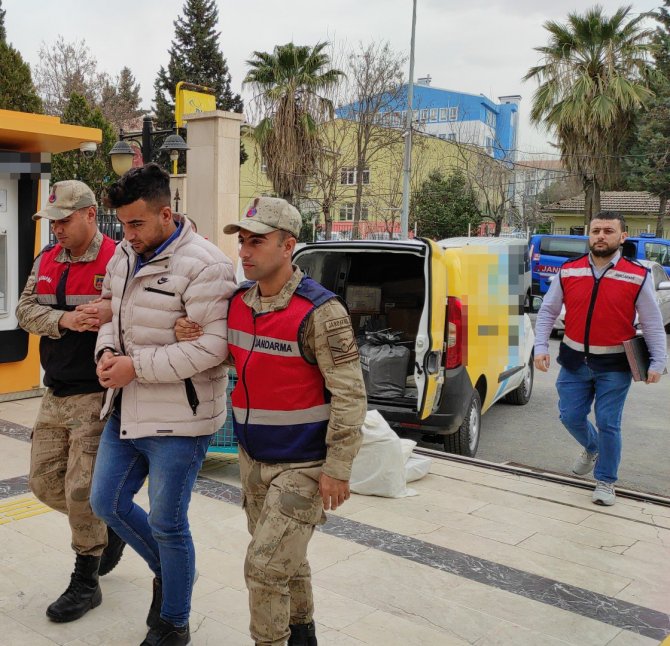 Depremde Arkadaşının Enkaz Altında Soğuktan Öldüğünü İddia Eden Şüpheli Adliyeye Sevk Edildi