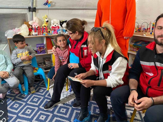 Bakan Yanık, Hatay’da Çadır Kenti Ziyaret Etti