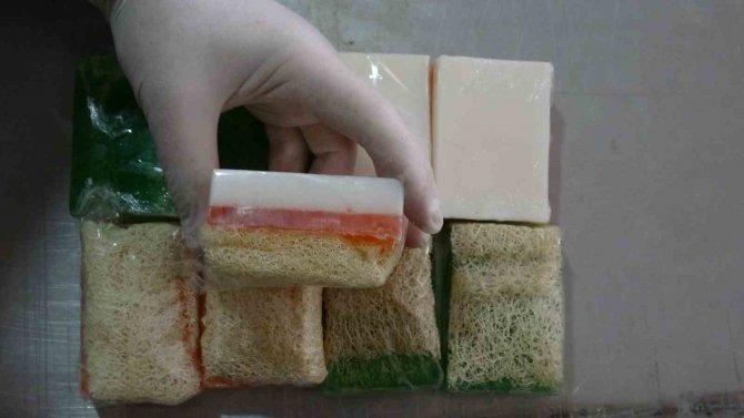 Görünüşüyle Dikkat Çekiyor, Akne Ve Sivilceleri Yok Ediyor