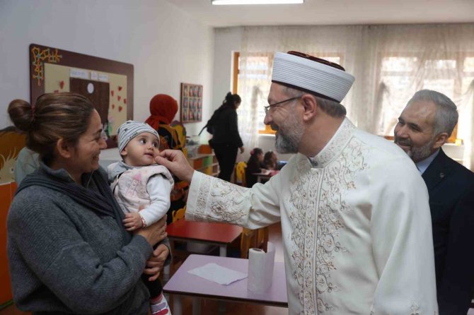 Diyanet İ̇şleri Başkanı Erbaş’tan Keçiören “İ̇yilik Çarşısı”na Ziyaret