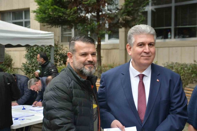 Başvurusunu Yaptı, 4 Saat Sonra Kocaeli’nin İlk Eyt Emeklisi Oldu