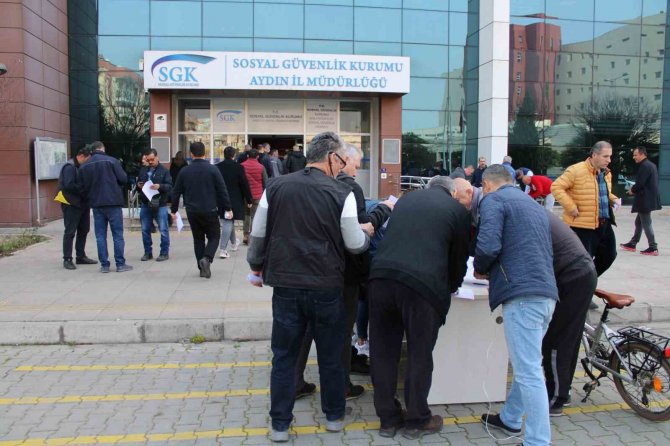 Sgk’da Erken Saatlerde Emeklilik Kuyruğu