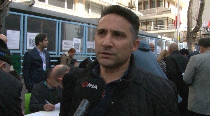 Ankara’da Sgk Binaları Önünde Uzun Eyt Kuyruğu