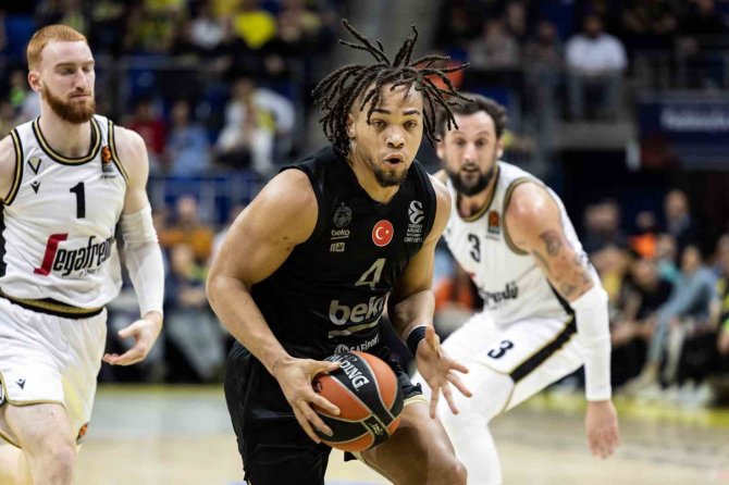 Thy Euroleague: Fenerbahçe Beko: 104 - Virtus Bologna: 72