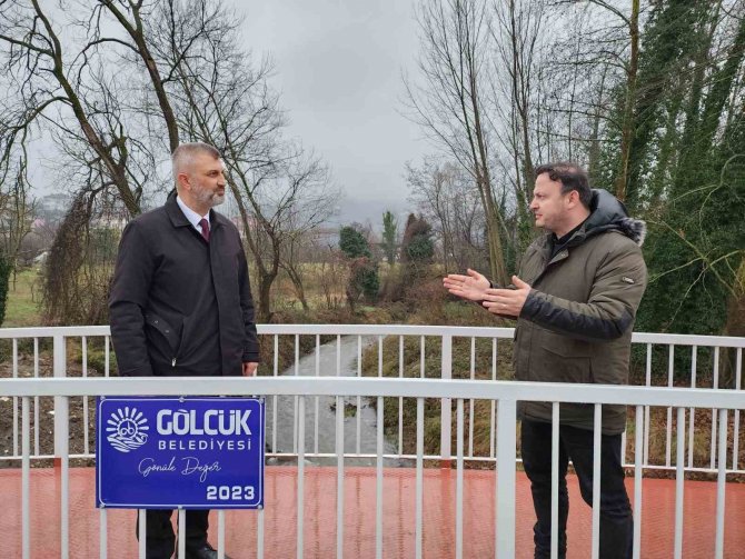 Gölcük’e İki Yeni Yaya Köprüsü Yapıldı