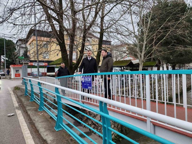 Gölcük’e İki Yeni Yaya Köprüsü Yapıldı