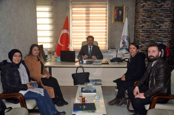 Yüksekovalı Kuaförlerden Depremzedelere Ücretsiz Kişisel Bakım Hizmeti