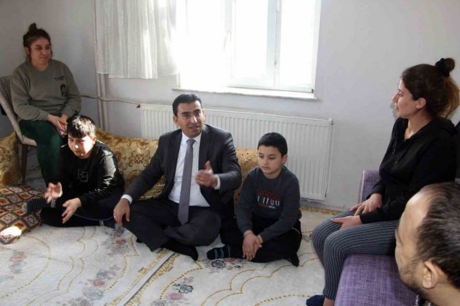 Yüksekova’ya Yerleşen Depremzede Aileler Yalnız Bırakılmıyor