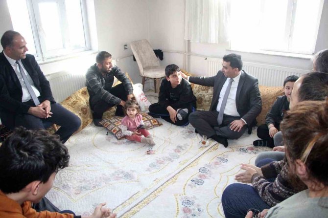 Yüksekova’ya Yerleşen Depremzede Aileler Yalnız Bırakılmıyor