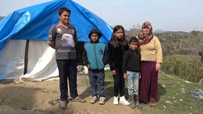Minik Kızdan Yardım Gönüllülere Duygulandıran Mektup "Gökyüzündeki Duamın Yeryüzündeki Cevabısınız”