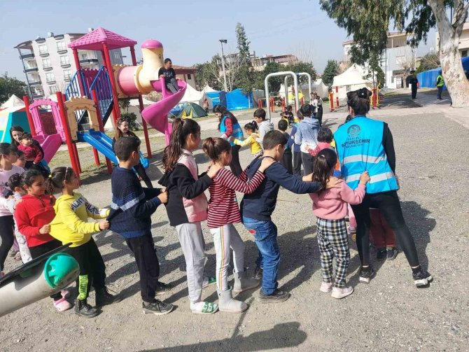 Denizli Büyükşehir, İ̇skenderunlu Çocuklara Moral Oluyor