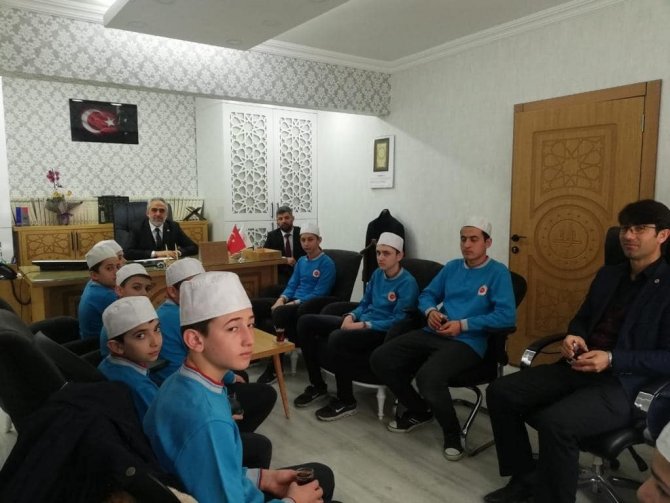 Kuran Bülbüllerinden Duygulandıran Bağış