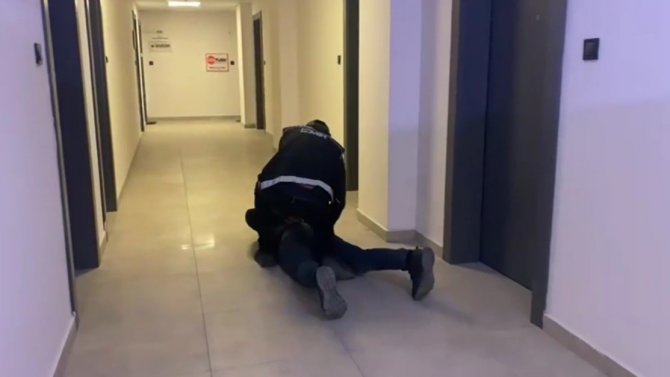 Tavan Arasında Saklanmış Kokainler Ele Geçirildi