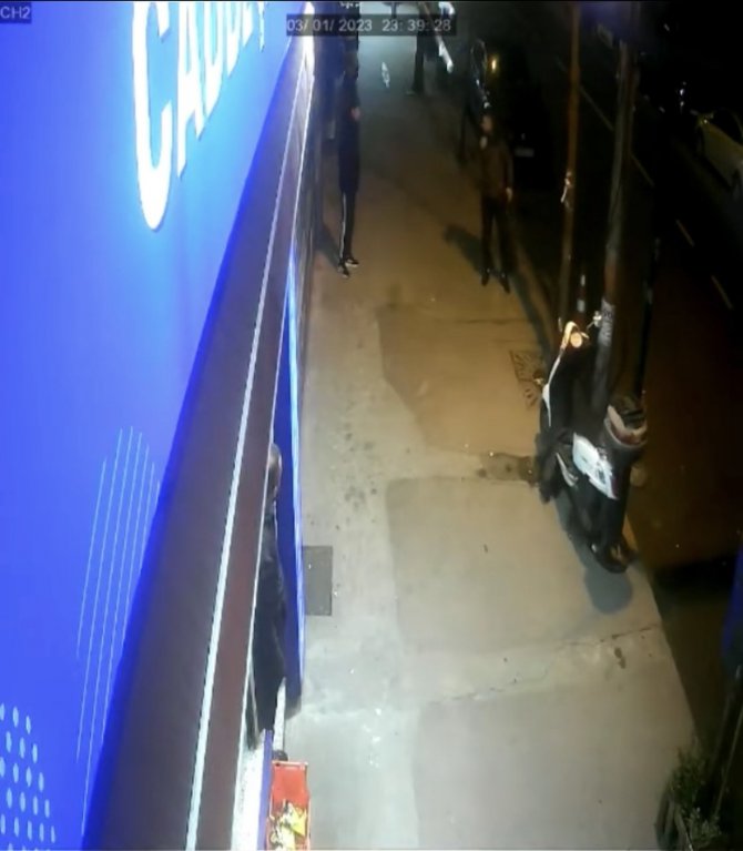 İ̇stanbul’da Dehşet Anları Kamerada: Kavga Ediyormuş Gibi Yapıp Ateş Açtılar