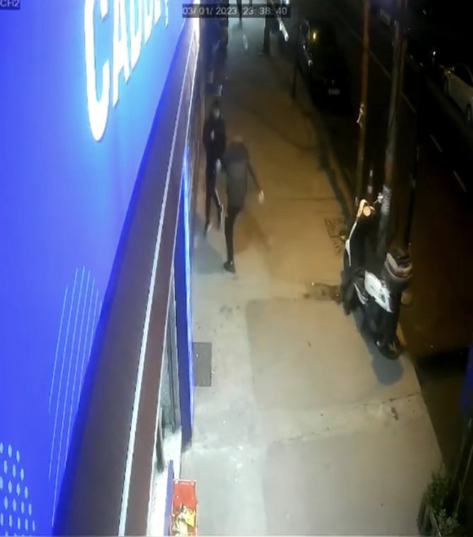 İ̇stanbul’da Dehşet Anları Kamerada: Kavga Ediyormuş Gibi Yapıp Ateş Açtılar