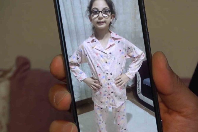 Depremde Ailesini Kaybeden Acılı Babanın 26 Gündür Aradığı Kızının Son Görüntüsü Ortaya Çıktı
