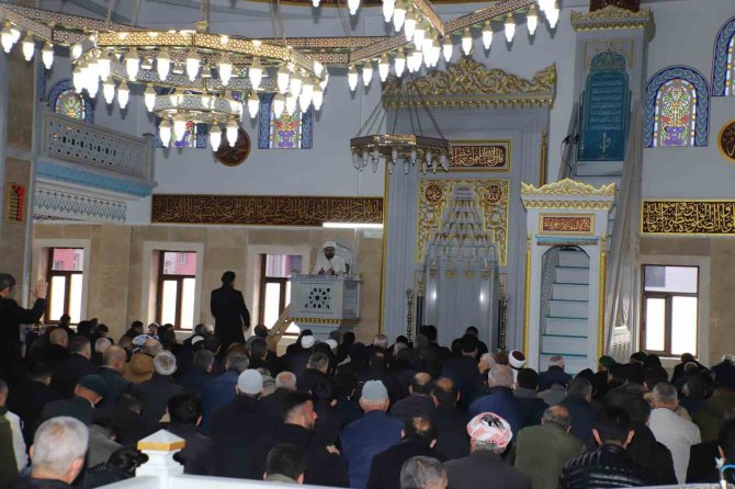 Hakkari’de Depremzedeler İçin Mevlit Okutuldu