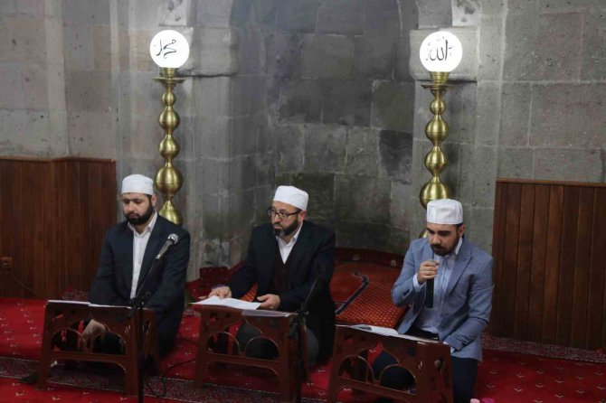 Depremde Hayatını Kaybedenler İçin Mevlit Okutuldu