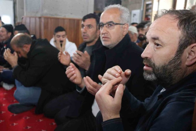 Depremde Hayatını Kaybedenler İçin Mevlit Okutuldu