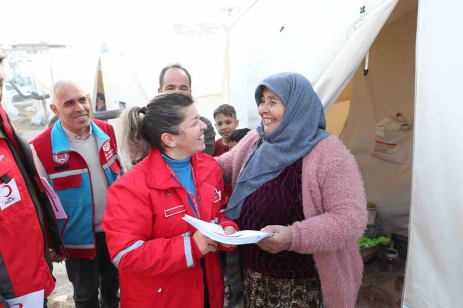 Kızılay’dan Afetzedelere 70 Milyon Değerinde Alışveriş Kartı