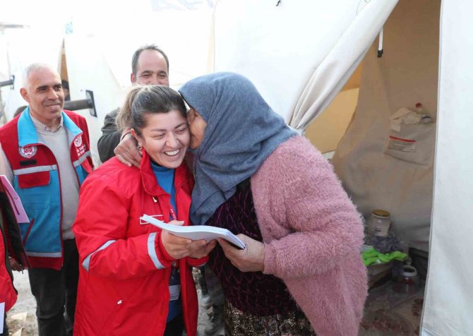 Kızılay’dan Afetzedelere 70 Milyon Değerinde Alışveriş Kartı