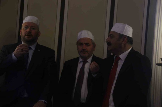 5 Asırlık Camide, Depremde Hayatını Kaybedenler İçin Mevlid-i Şerif Okundu