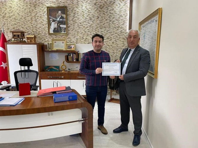 Kaymakam Özerden’den Başkan Altay’a Plaket