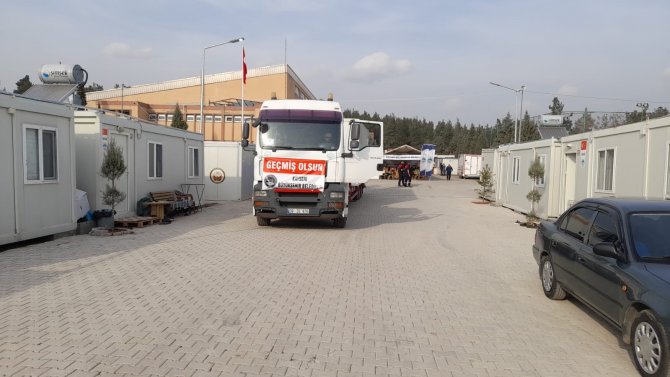 Büyükşehir’den Deprem Bölgesine 2 Konteyner Mutfak Ve 1 Konteyner Yatakhane Daha