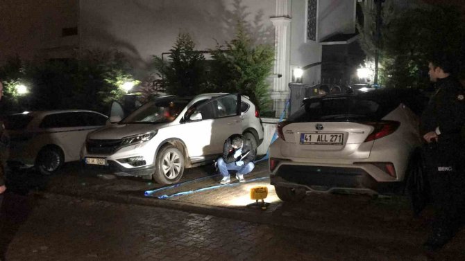 Evine Gidip Tartıştığı Doktorun Aracını Kurşunladı