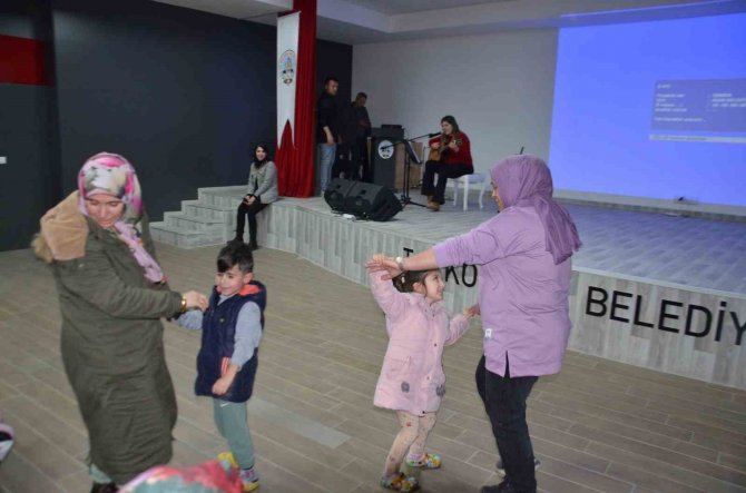 Koçarlı Belediyesi Depremzede Çocuklara Moral Oluyor