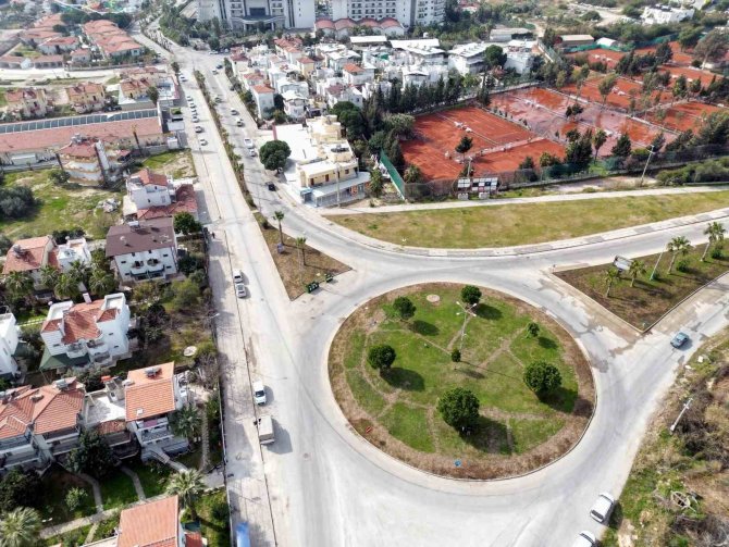 Manavgat Belediyesi’nden Çevre Yoluna Modern Sulama Sistemi