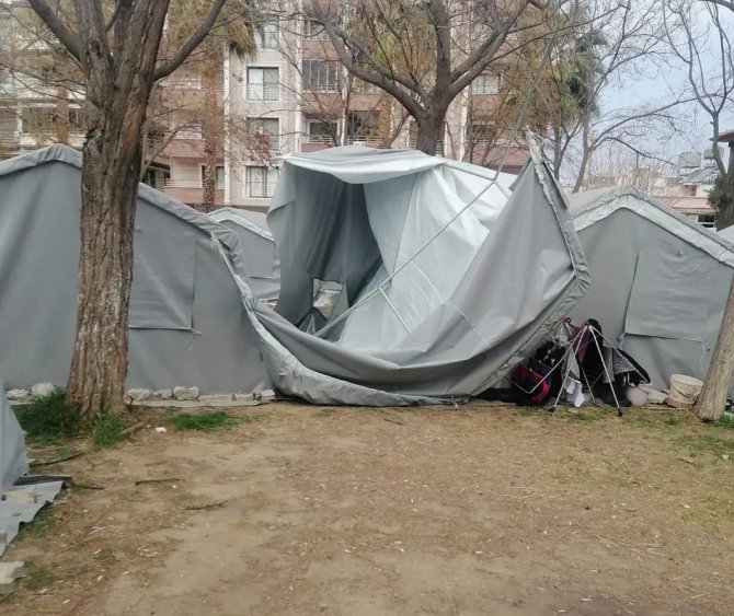 Kuvvetli Rüzgar İ̇skenderun’da Etkili Oluyor