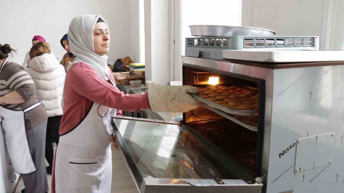 Muğla’da Depremzede Kadınlar İçin Moral Etkinliği Düzenlendi