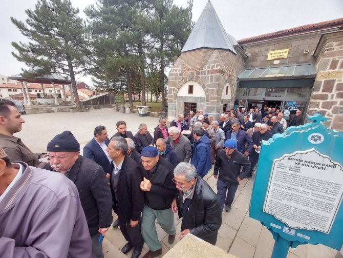 Özçelik-i̇ş Tek Yürek Oldu, Eller Semaya Deprem Şehitleri İçin Kalktı