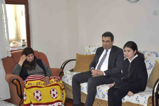 Depremzede Çocuklara Moral Desteği
