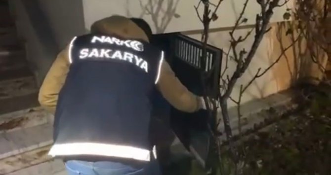 Sakarya’da 82 Kilogram Uyuşturucu Yakalandı: 3 Tutuklama